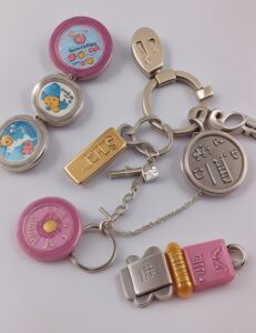3d animation style designer keychainslittle tokens of big memo 1